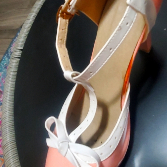 Retro pumps - Picture 3 of 4